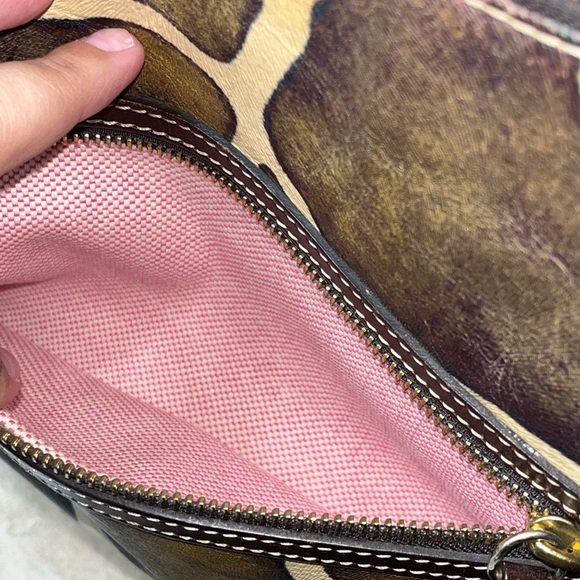 Dooney And Bourke Giraffe Print Handbag - Picture 6 of 16
